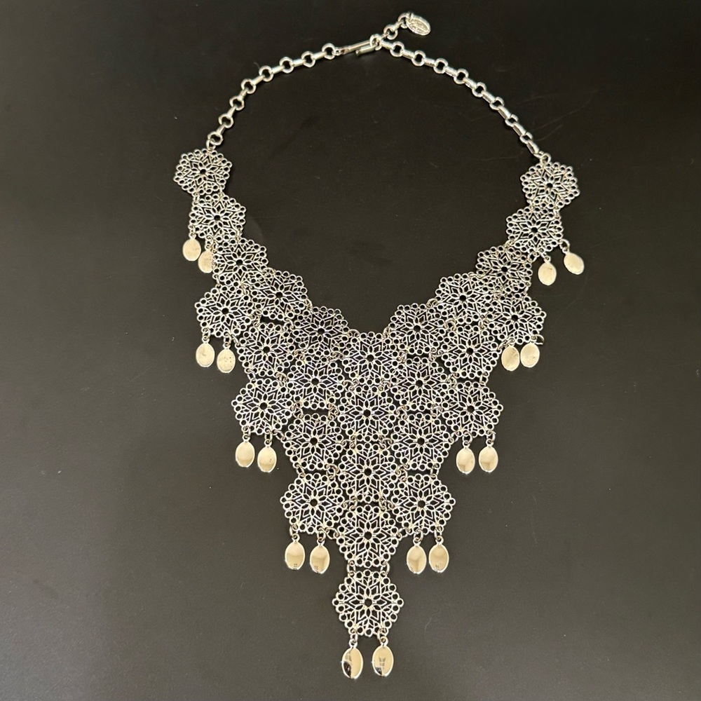 Vintage VENDOME Silver Snowflake Filigree Lightweight Bib Statement Necklace